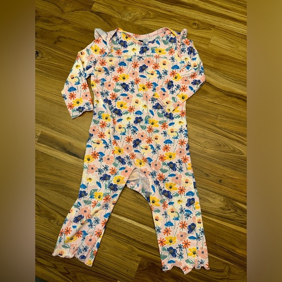 Tea collection ruffle shoulder floral romper size 12-18 months new no tag - Picture 3 of 6